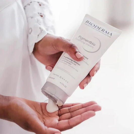 غسول بيو فومينغ كريم مفتح ومقشر ومرطب للبشرة من بيوديرما – 200مل