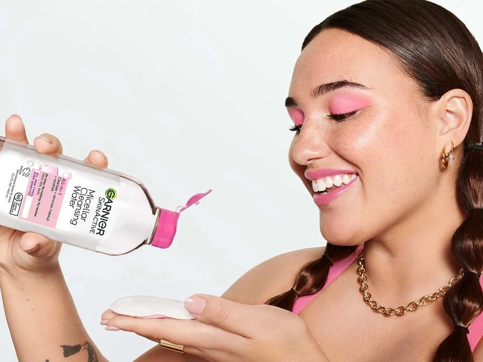 ماء ميسيلار سينسيبيو إتش تو أو (Sensibio H2O) من بيوديرما، وهو منظف ومزيل للمكياج مصمم خصيصاً للبشرة الحساسة. 