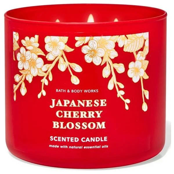 شمعة Bath & Body Works ذات الثلاث فتلات برائحة Japanese Cherry Blossom(جابانا شيز بلوسوم)