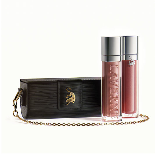 Laverne sitting with the bag (beauty set)